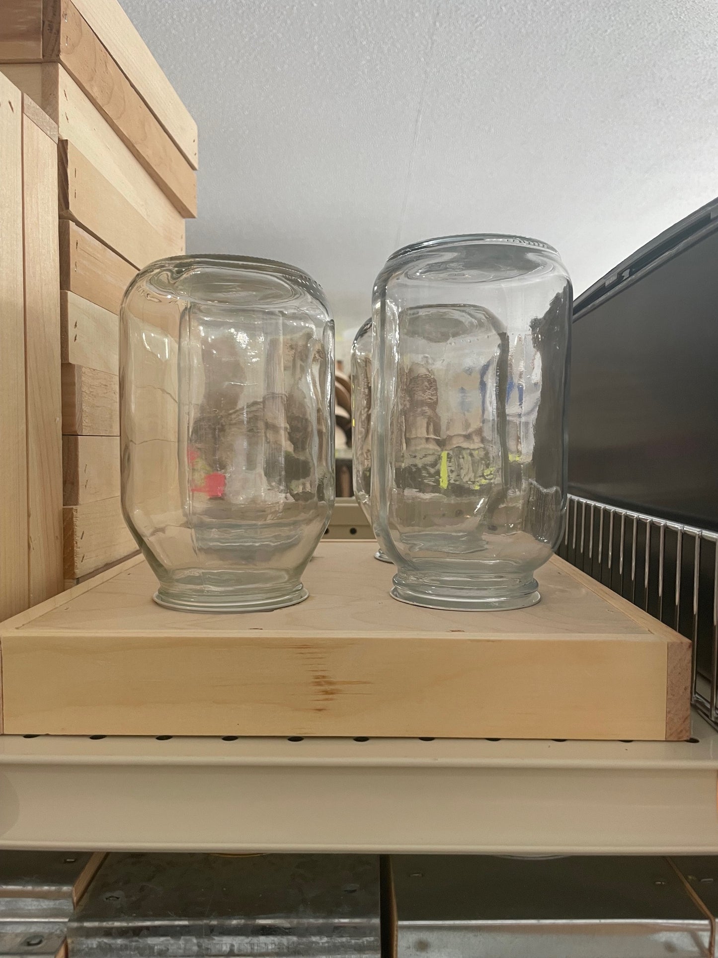 4-Jar feeder