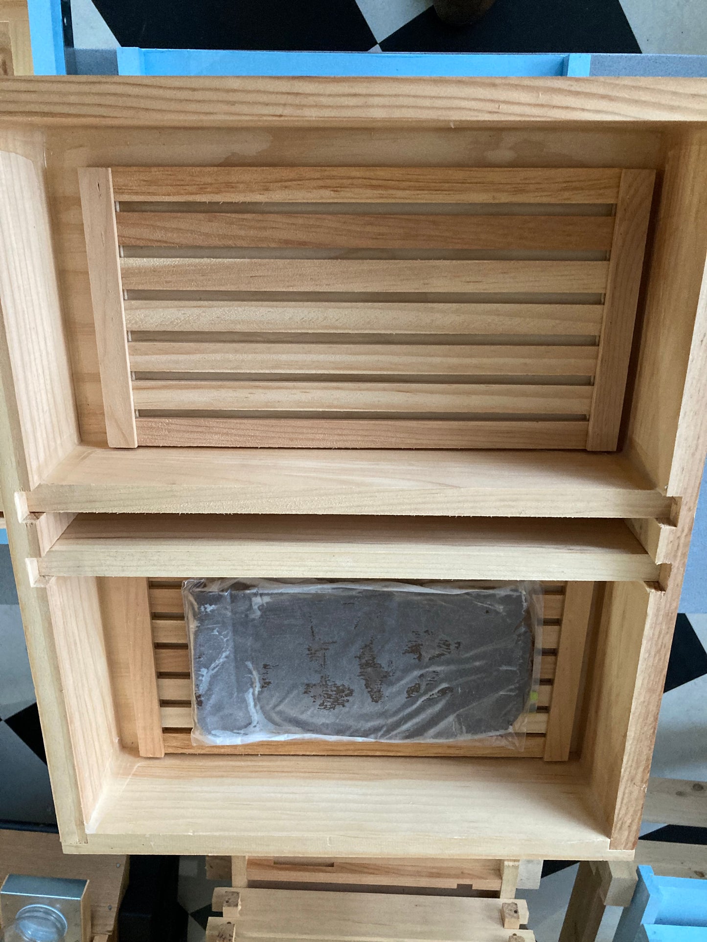 Top pollen/syrup feeder - 10 frame