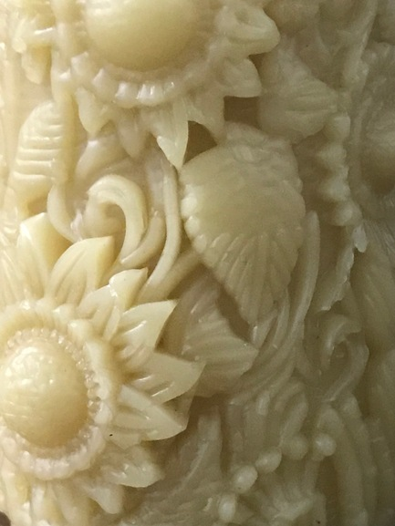 Candle-Elegant Sunflowers