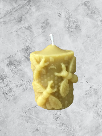 Pillar mold with bees