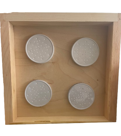 4-Jar feeder