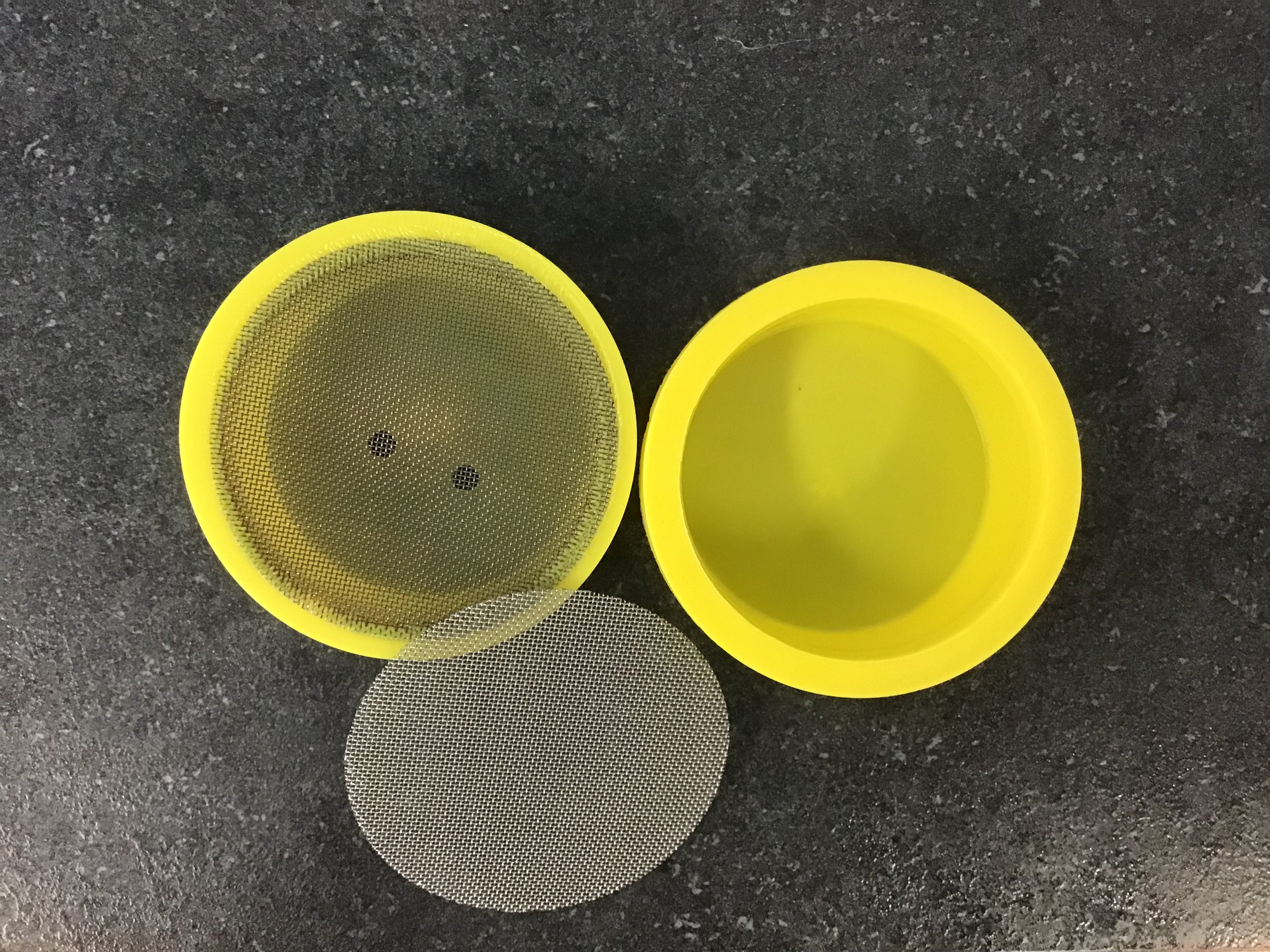 Tint Plug Bucket feeder plug set – BeeMan Direct